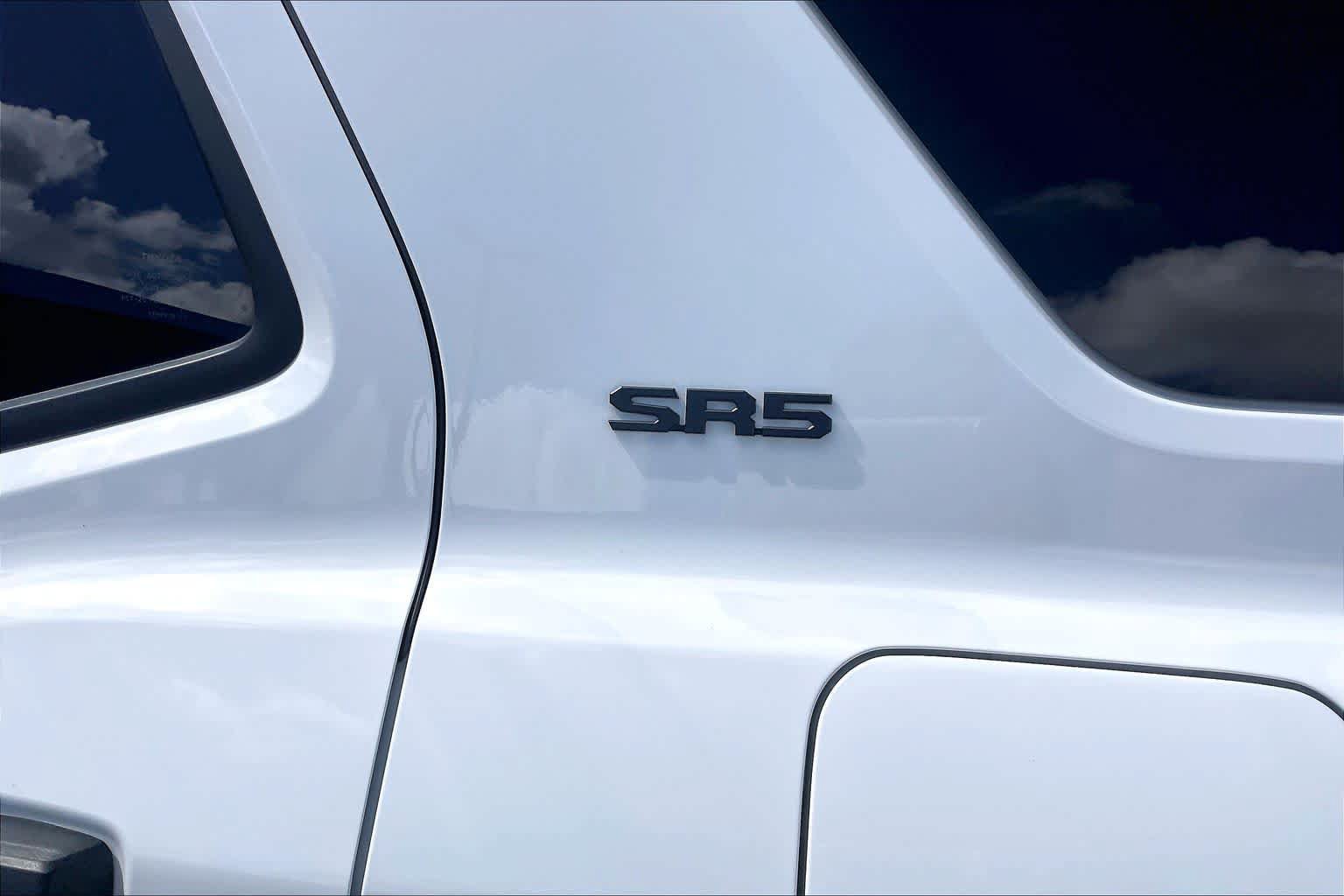 Used 2025 Toyota 4Runner SR5 RWD image 10