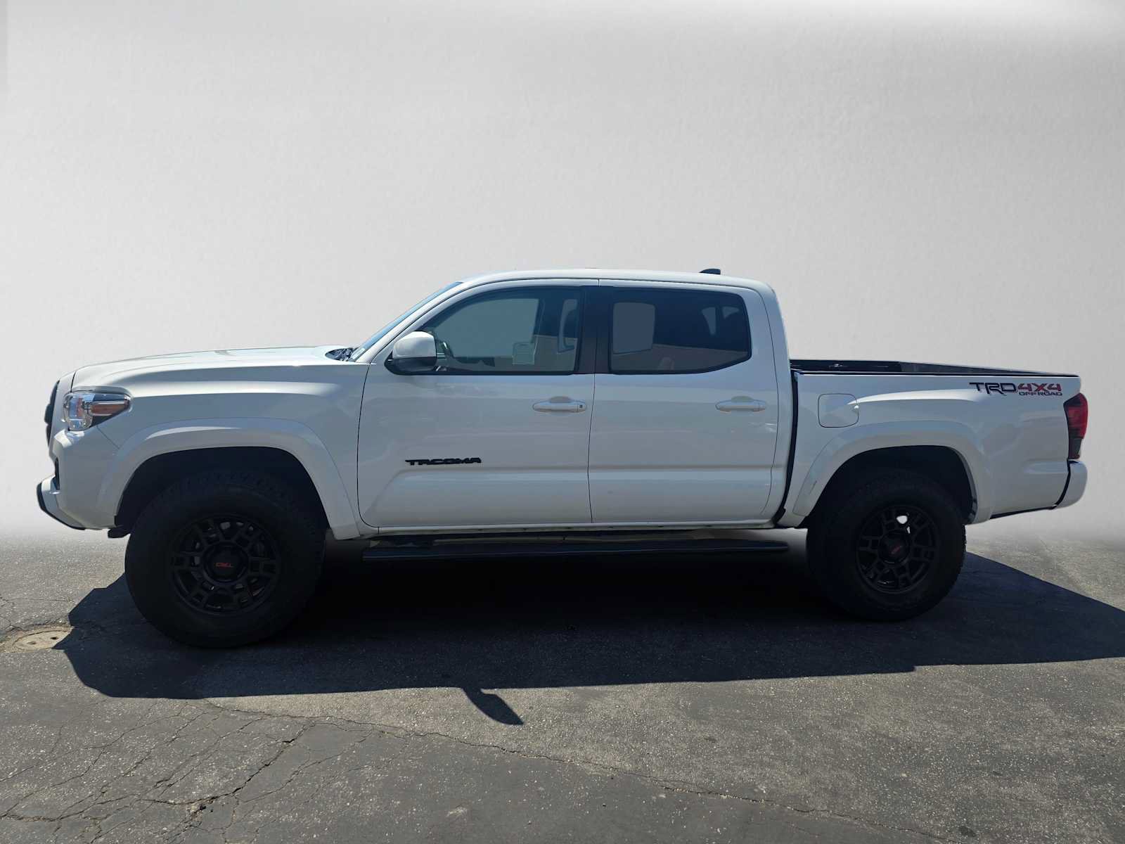 Used 2023 Toyota Tacoma SR5 AWD/4WD image 6