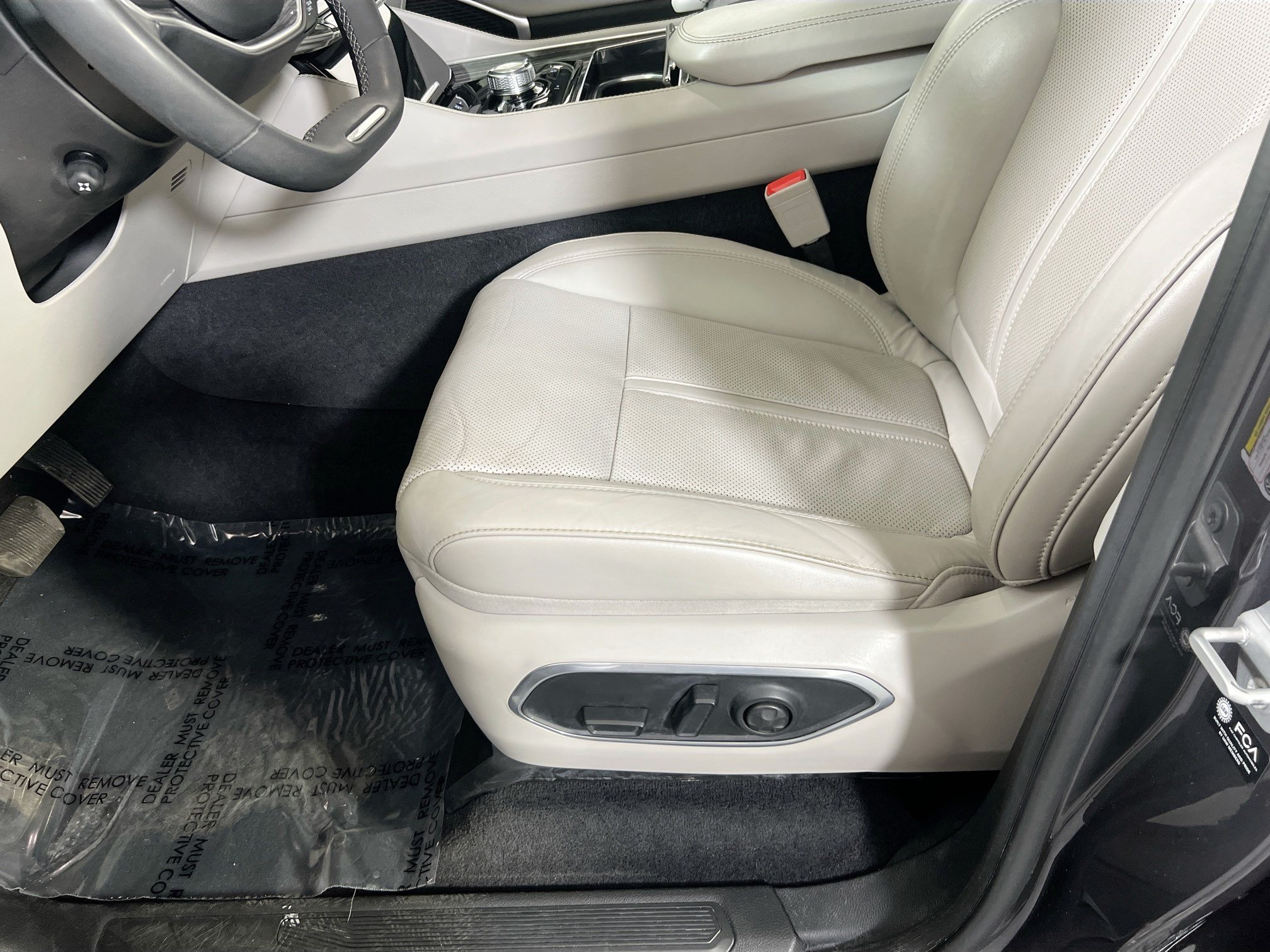 Used 2022 Jeep Wagoneer Series III AWD/4WD image 20