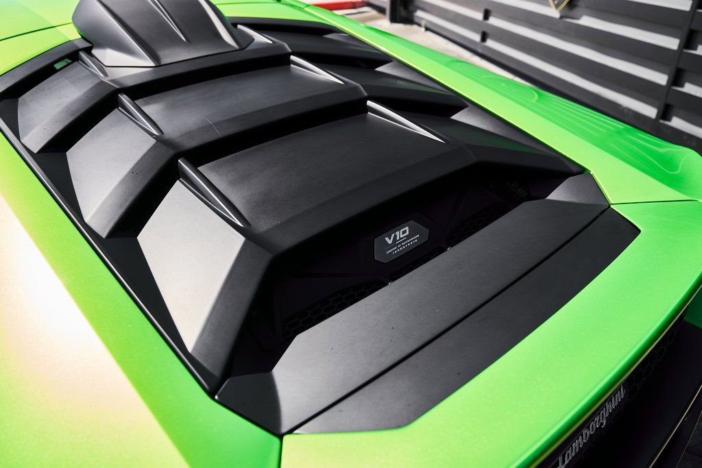 Used 2024 Lamborghini Huracan Sterrato image 13