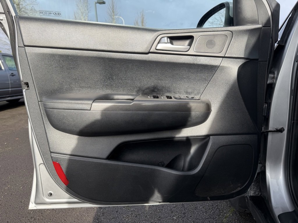 Used 2022 Kia Sportage LX image 11
