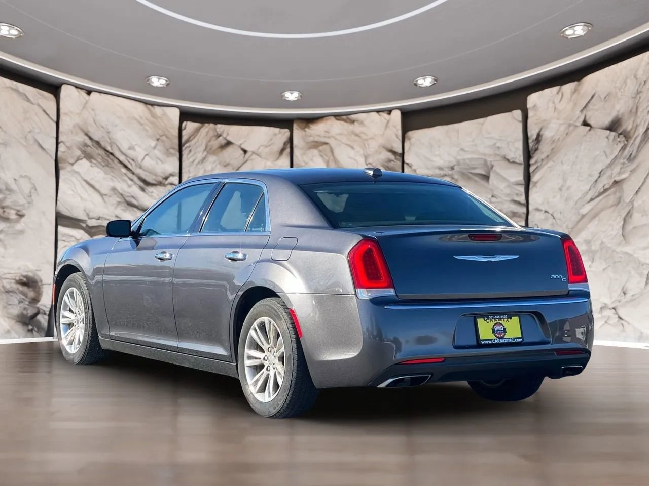 Used 2016 Chrysler 300 C image 5