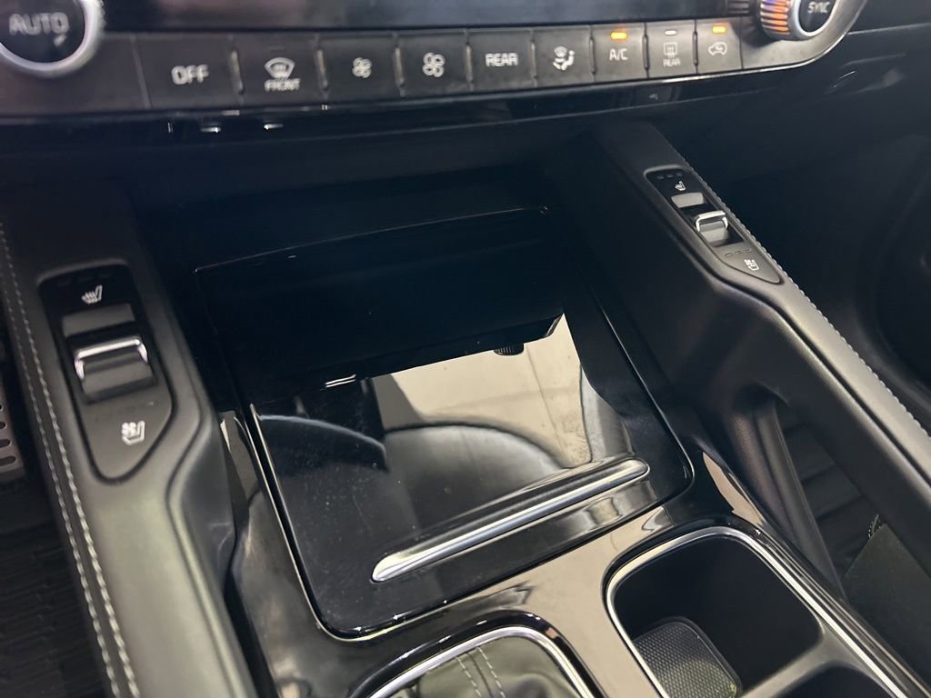 Used 2022 Kia Telluride SX w/ SX Prestige Package image 50