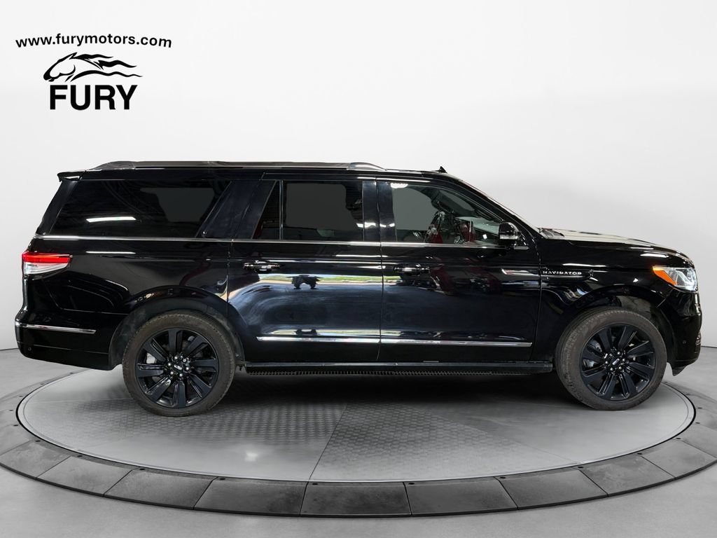 Used 2024 Lincoln Navigator L Reserve w/ Equipment Group 201A AWD/4WD image 2