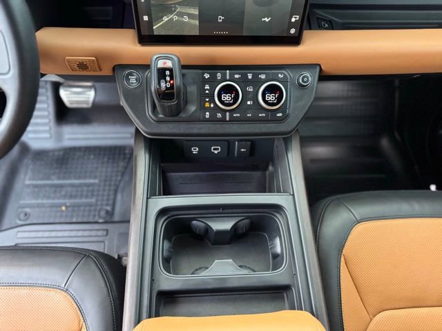 Used 2023 Land Rover Defender 110 X image 29