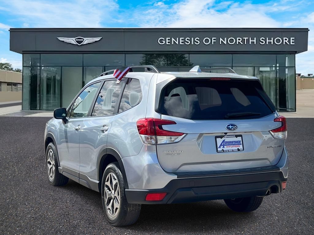 Used 2022 Subaru Forester Premium AWD/4WD image 5
