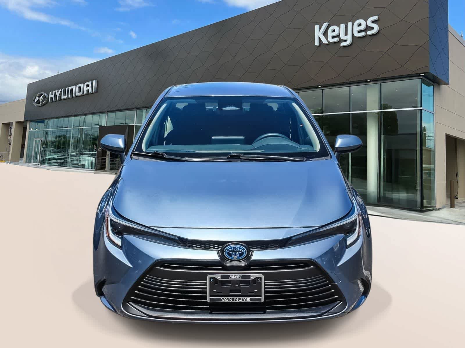 Used 2023 Toyota Corolla LE w/ Carpet Mat Package (TMS) FWD image 2
