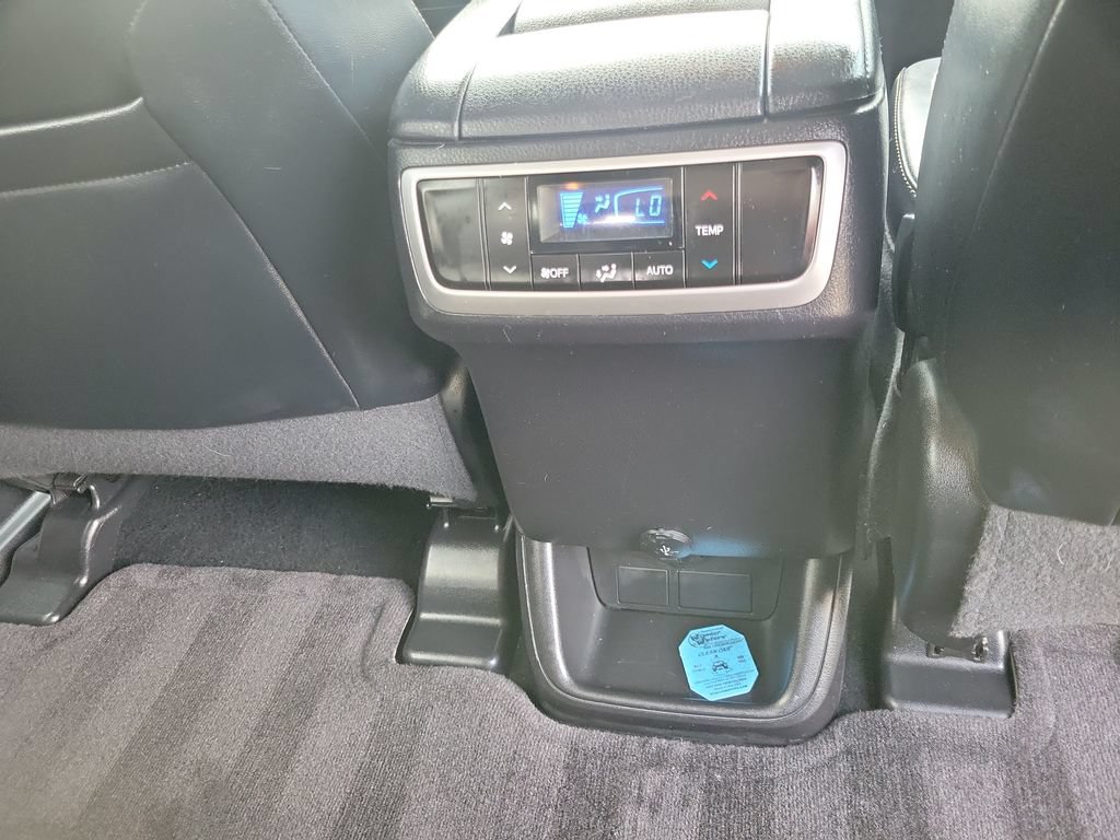 Used 2016 Toyota Highlander Plus FWD image 30