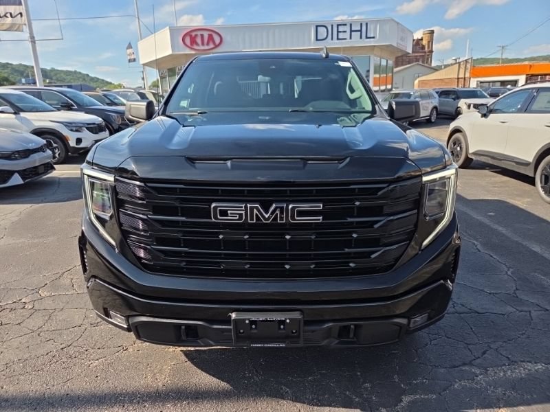 Used 2022 GMC Sierra 1500 Elevation AWD/4WD image 2