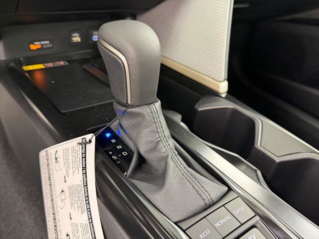 Used 2026 Toyota Camry SE FWD image 29