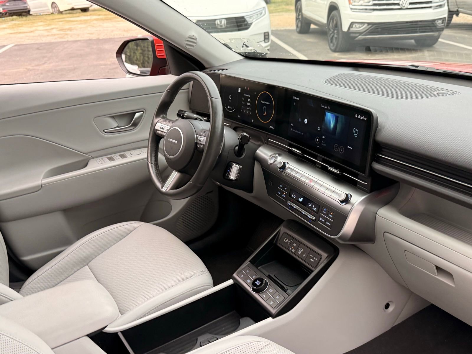 Used 2024 Hyundai Kona Limited image 25