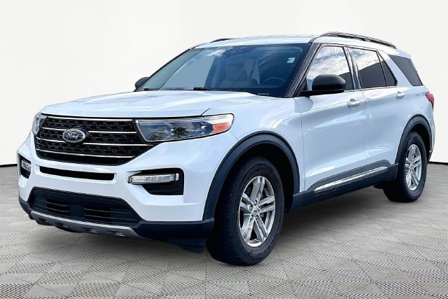 Used 2020 Ford Explorer XLT w/ Equipment Group 202A RWD image 3