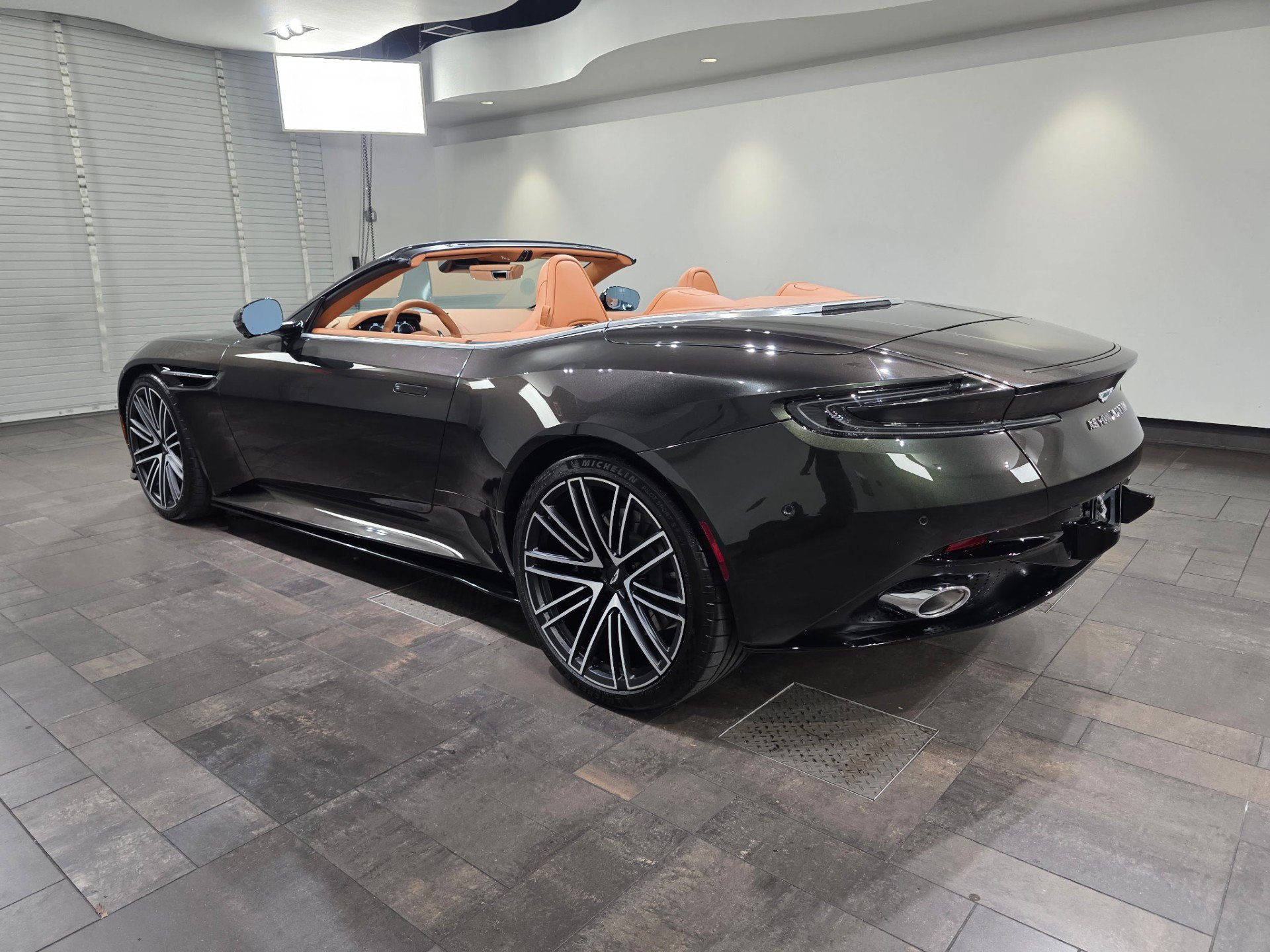 New 2026 Aston Martin DB12 Convertible RWD image 2
