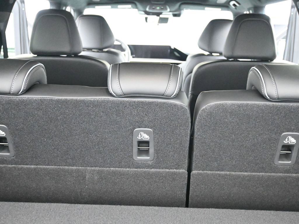 New 2026 INFINITI QX80 Autograph w/ Premium Cargo Package image 13