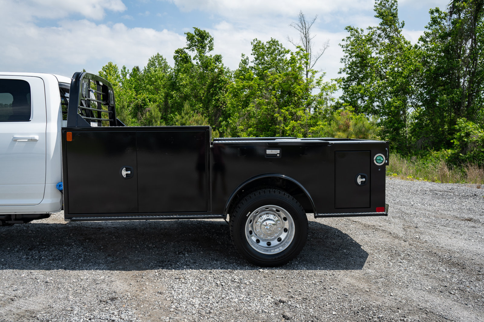 New 2026 RAM 4500 4x4 Crew Cab DRW w/ Laramie Trim Package image 15