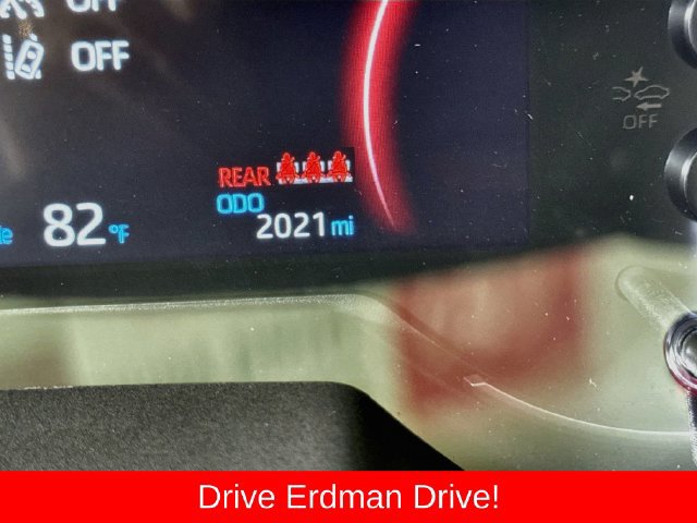 Certified 2025 Toyota RAV4 LE FWD image 32