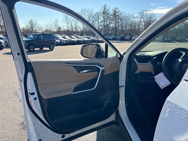 New 2025 Toyota RAV4 XLE image 21