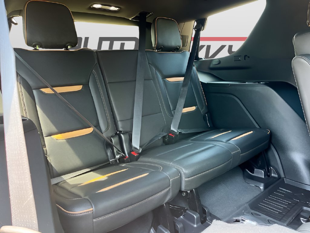 Used 2023 GMC Yukon AT4 w/ AT4 Premium Package AWD/4WD image 30