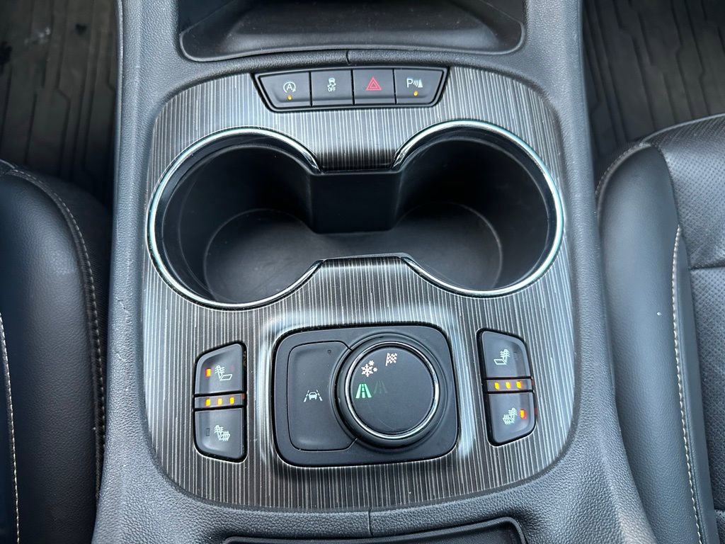 Used 2022 GMC Acadia SLT w/ Elevation Edition FWD image 26