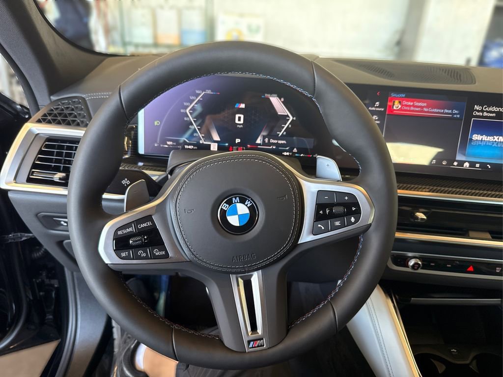 New 2026 BMW X6 M60i w/ Climate Comfort Package image 23