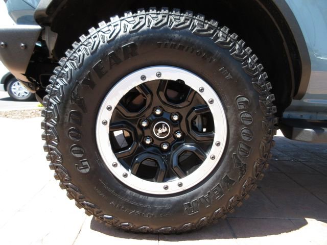 Certified 2023 Ford Bronco Badlands w/ Sasquatch Package AWD/4WD image 8