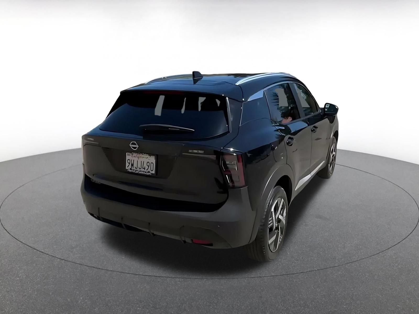 Used 2026 Nissan Kicks SV FWD image 14