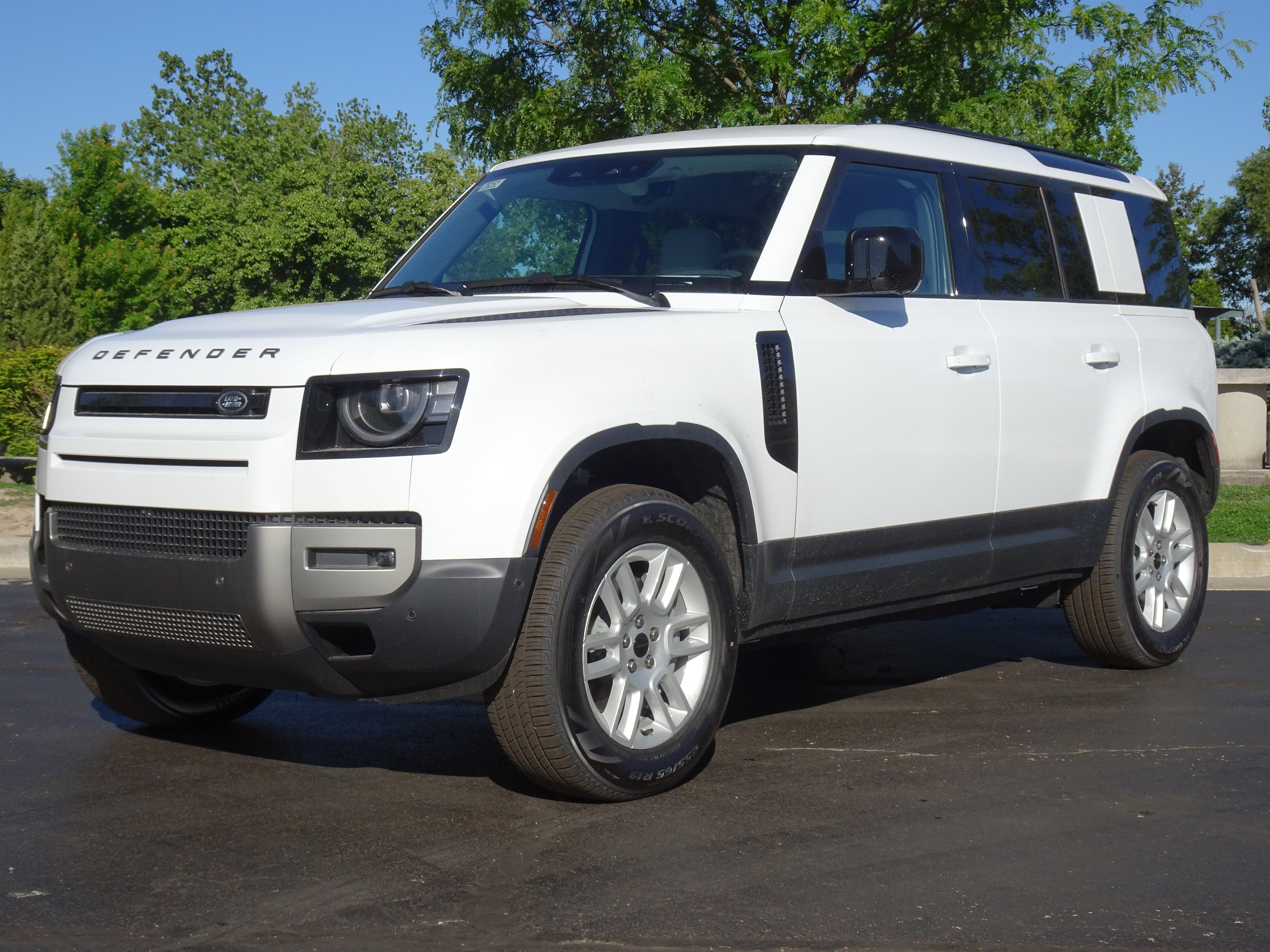 New 2026 Land Rover Defender 110 S AWD/4WD image 7