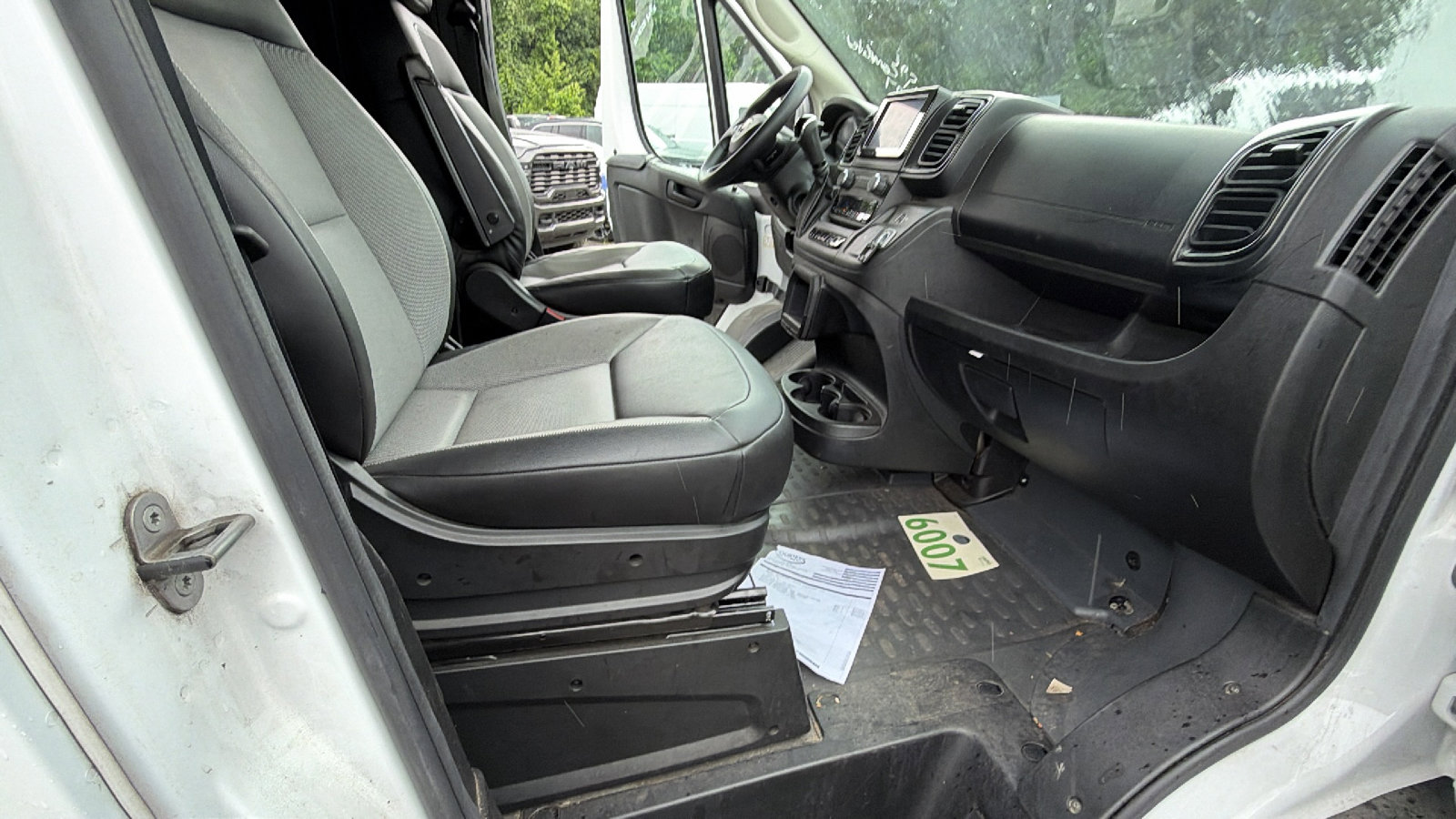 Used 2024 RAM ProMaster 2500 w/ Convenience Group FWD image 20