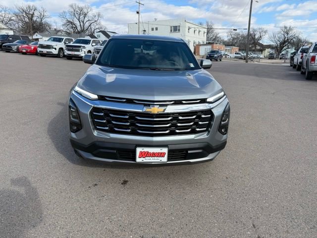Used 2025 Chevrolet Equinox LT w/ Safety and Technology Package image 2