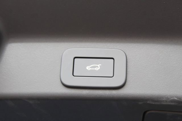 New 2026 Jaguar F-PACE R-Dynamic S image 22