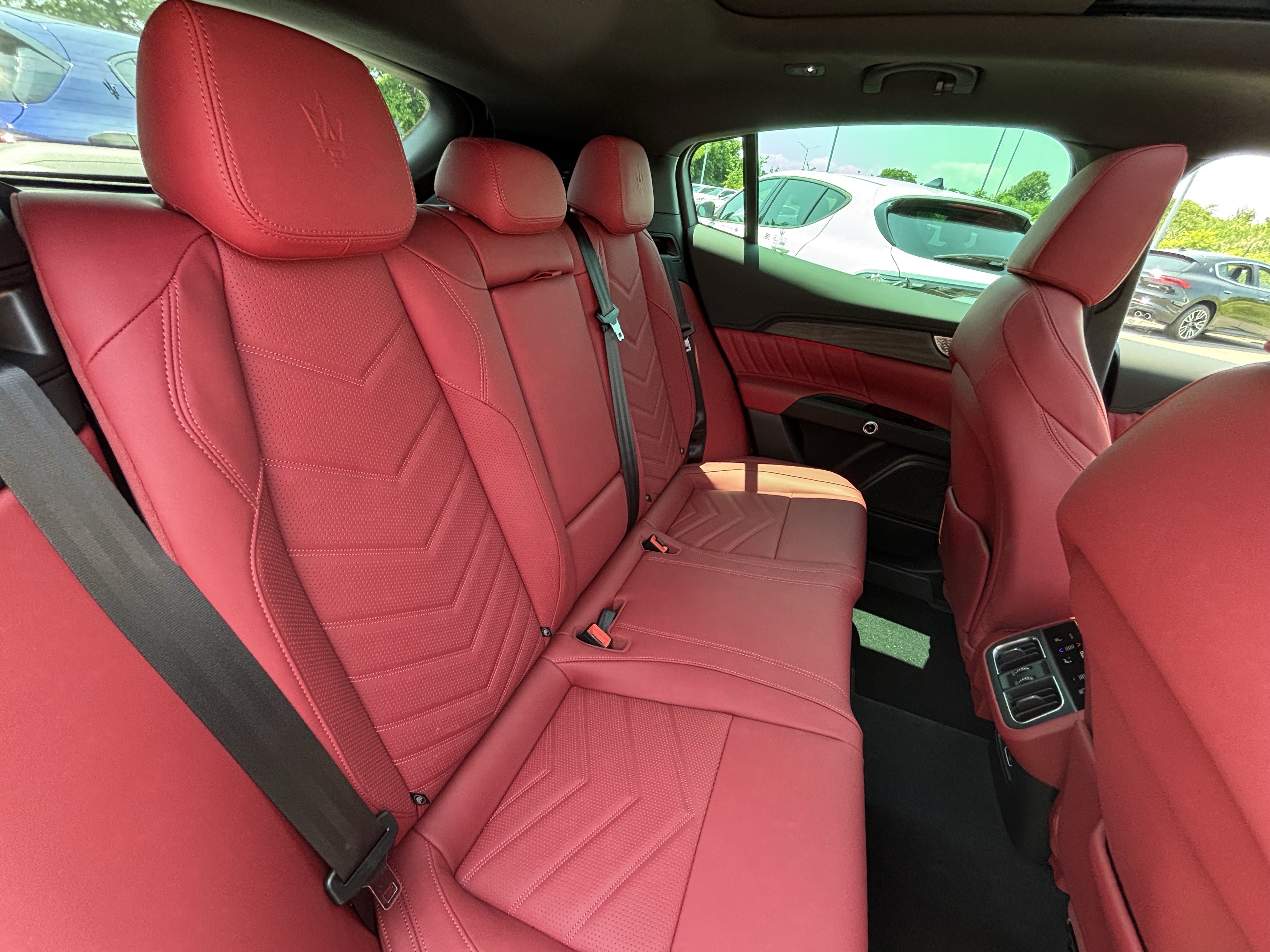 Used 2025 Maserati Grecale Folgore AWD/4WD image 43