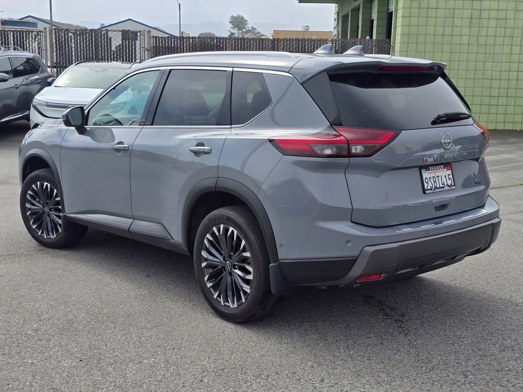 Used 2025 Nissan Rogue SL w/ Tech Package image 3