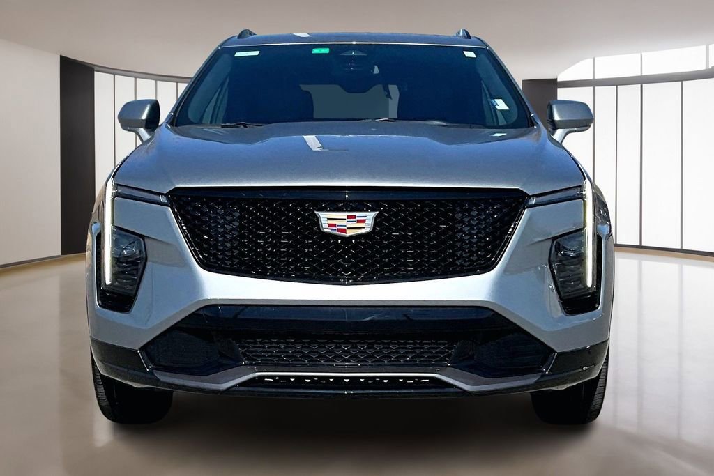 Used 2024 Cadillac XT4 Sport image 3