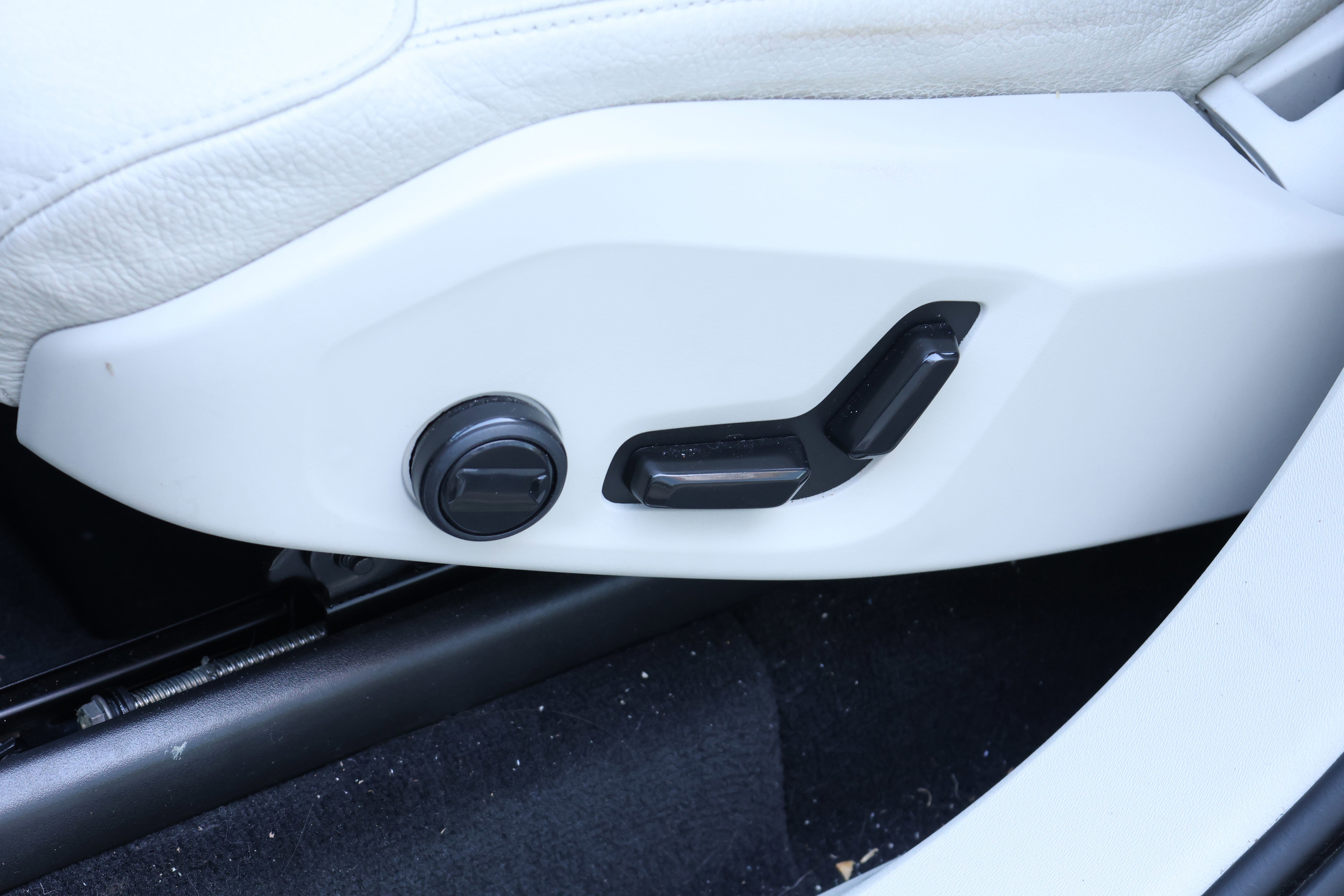 Used 2022 Volvo XC90 T6 Momentum w/ Advanced Package image 31