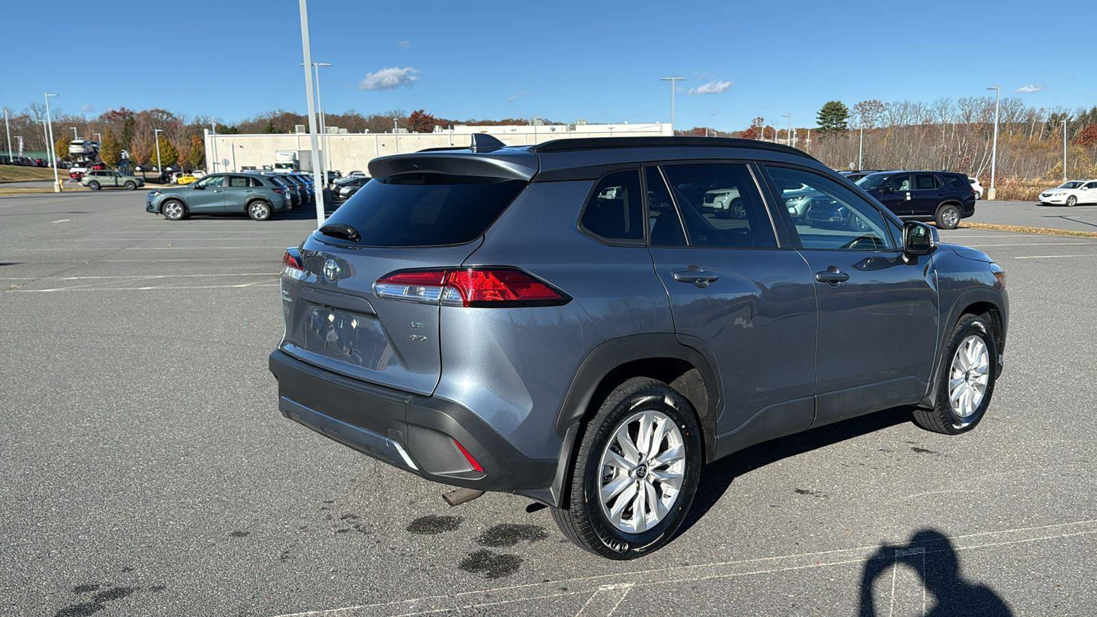 Used 2023 Toyota Corolla Cross LE image 5