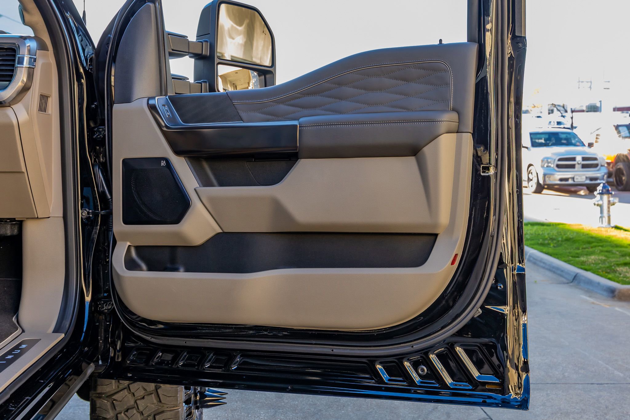 Used 2026 Ford F450 Platinum w/ Platinum Plus Package image 36