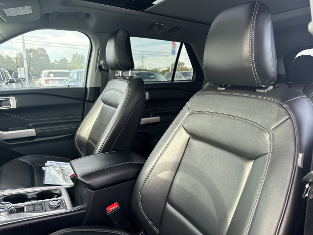 Certified 2024 Ford Explorer XLT w/ Equipment Group 202A AWD/4WD image 27