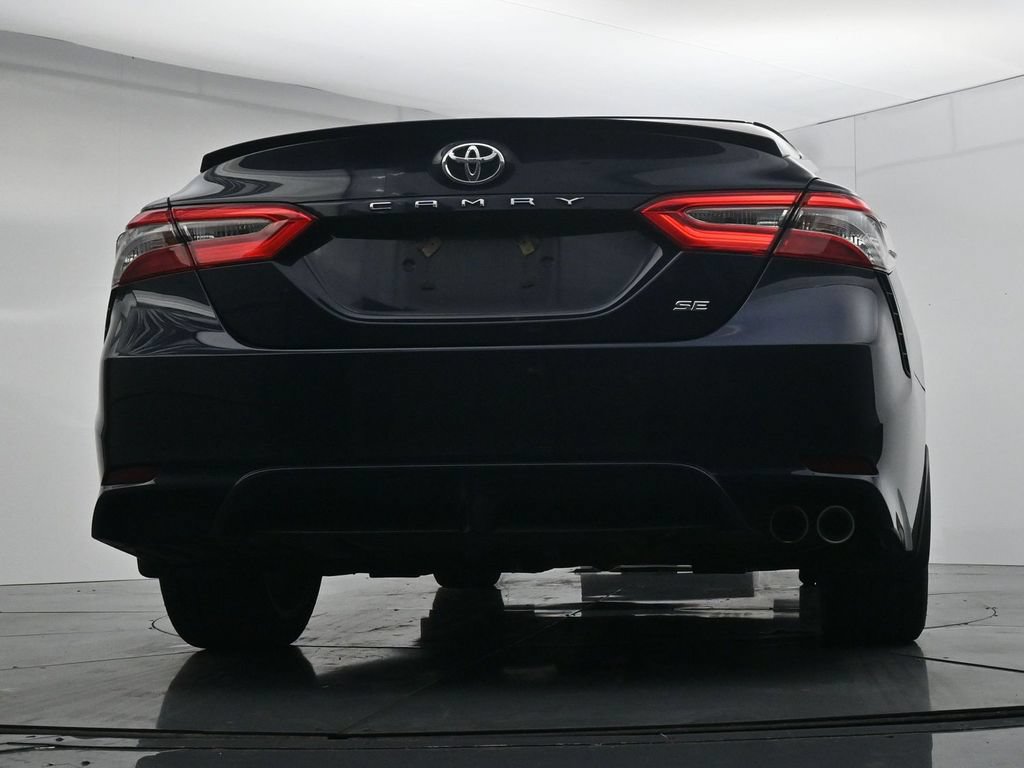 Used 2018 Toyota Camry SE w/ Convenience Package FWD image 21
