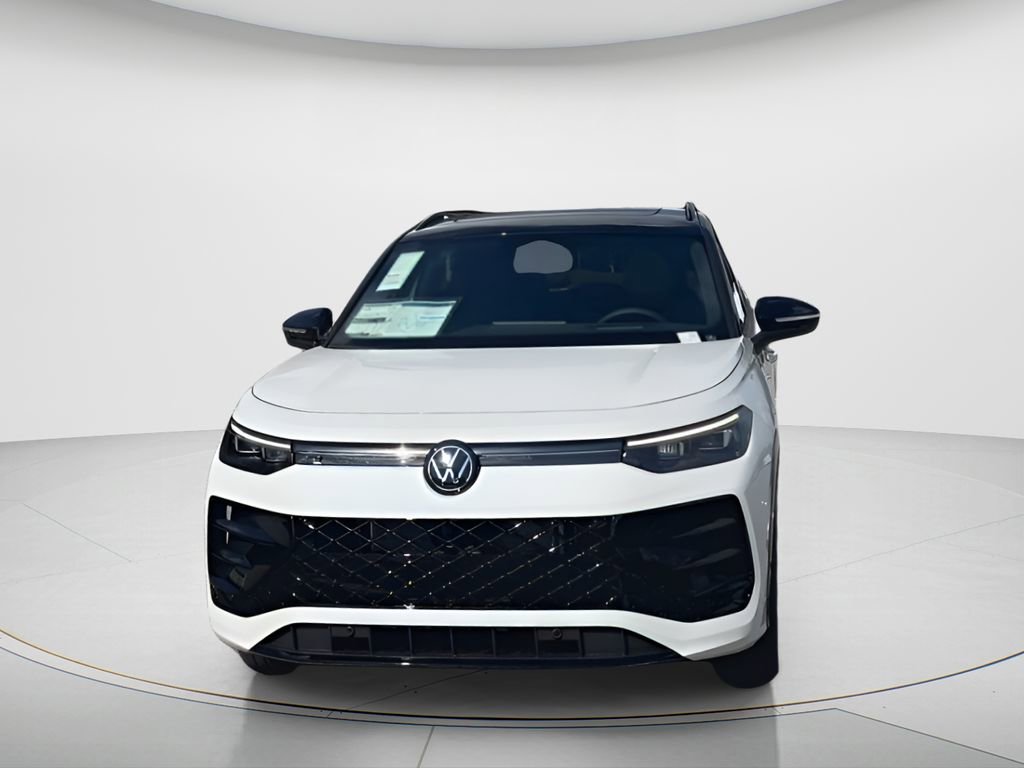 New 2026 Volkswagen Tiguan SE R-Line image 3