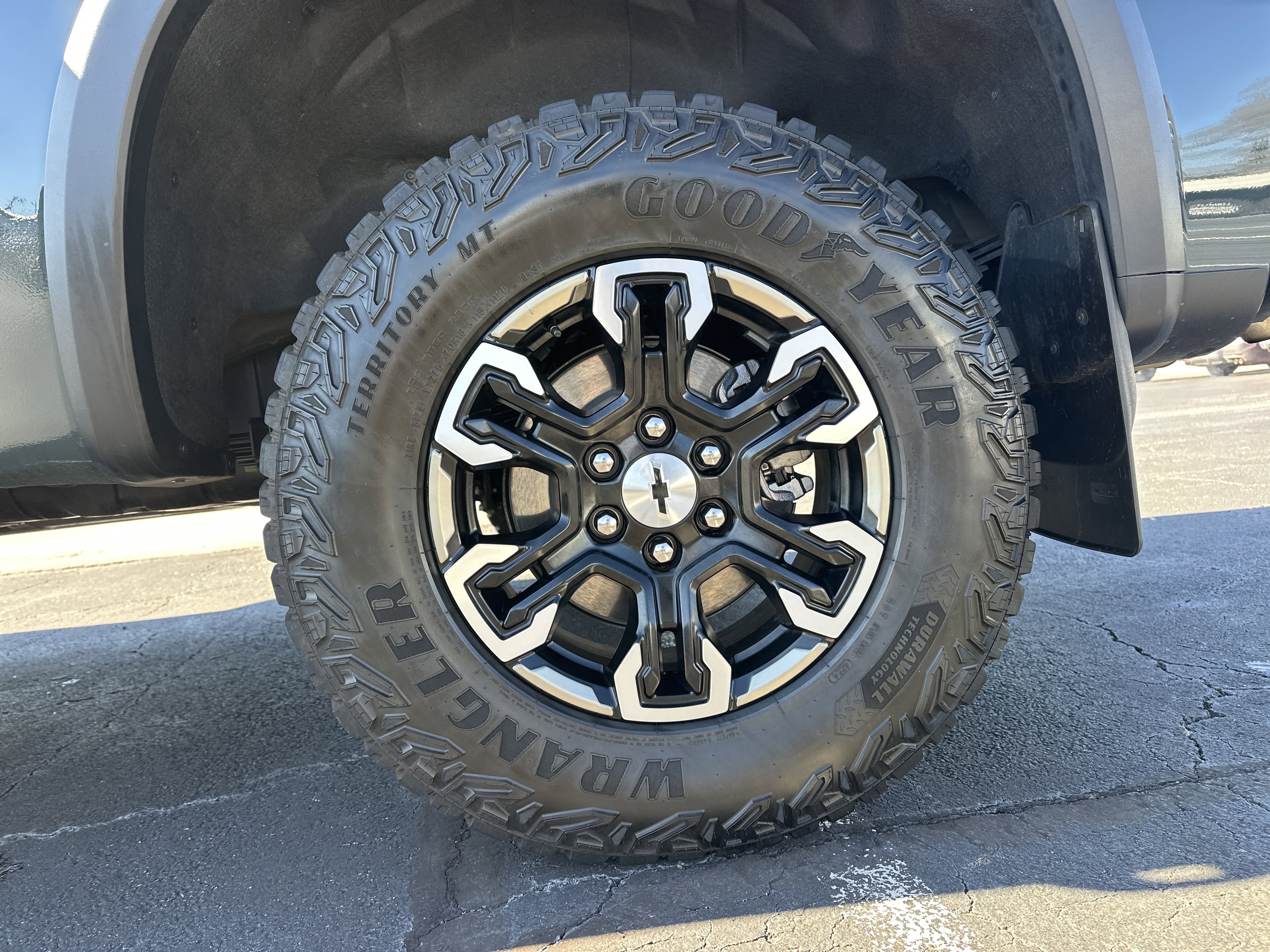 Certified 2025 Chevrolet Silverado 1500 ZR2 w/ Technology Package image 20