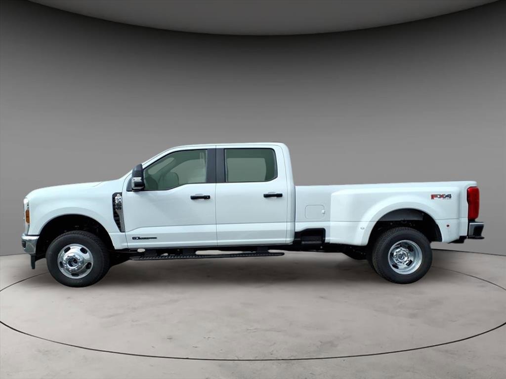 New 2026 Ford F350 XL image 2