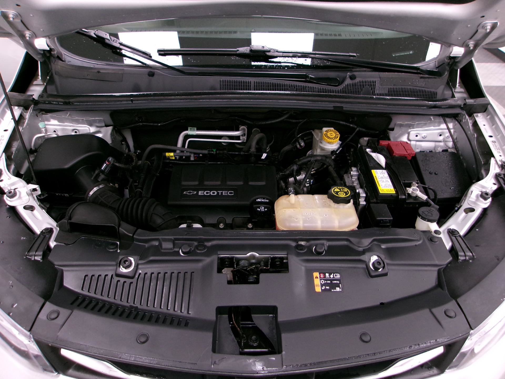 Used 2019 Chevrolet Trax LT w/ LT Convenience Package image 17