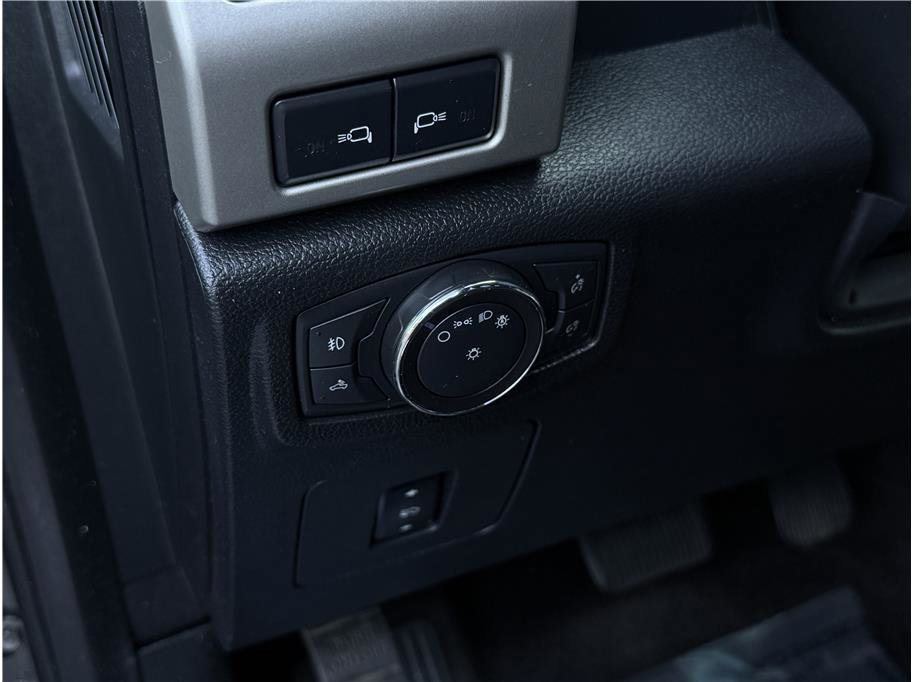 Used 2017 Ford F150 Lariat w/ Equipment Group 502A Luxury image 26