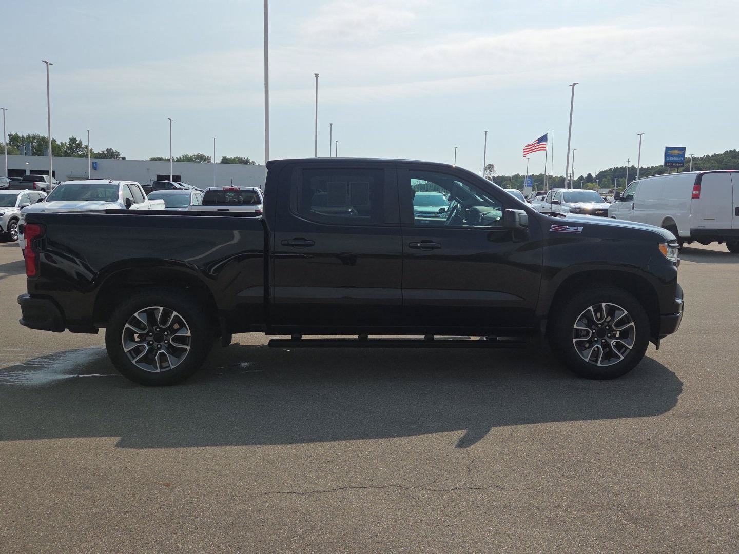 Used 2023 Chevrolet Silverado 1500 RST w/ Z71 Off-Road Package AWD/4WD image 7