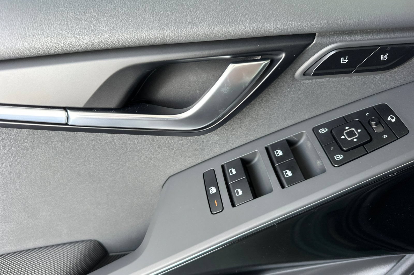 New 2026 Kia Niro FWD image 11