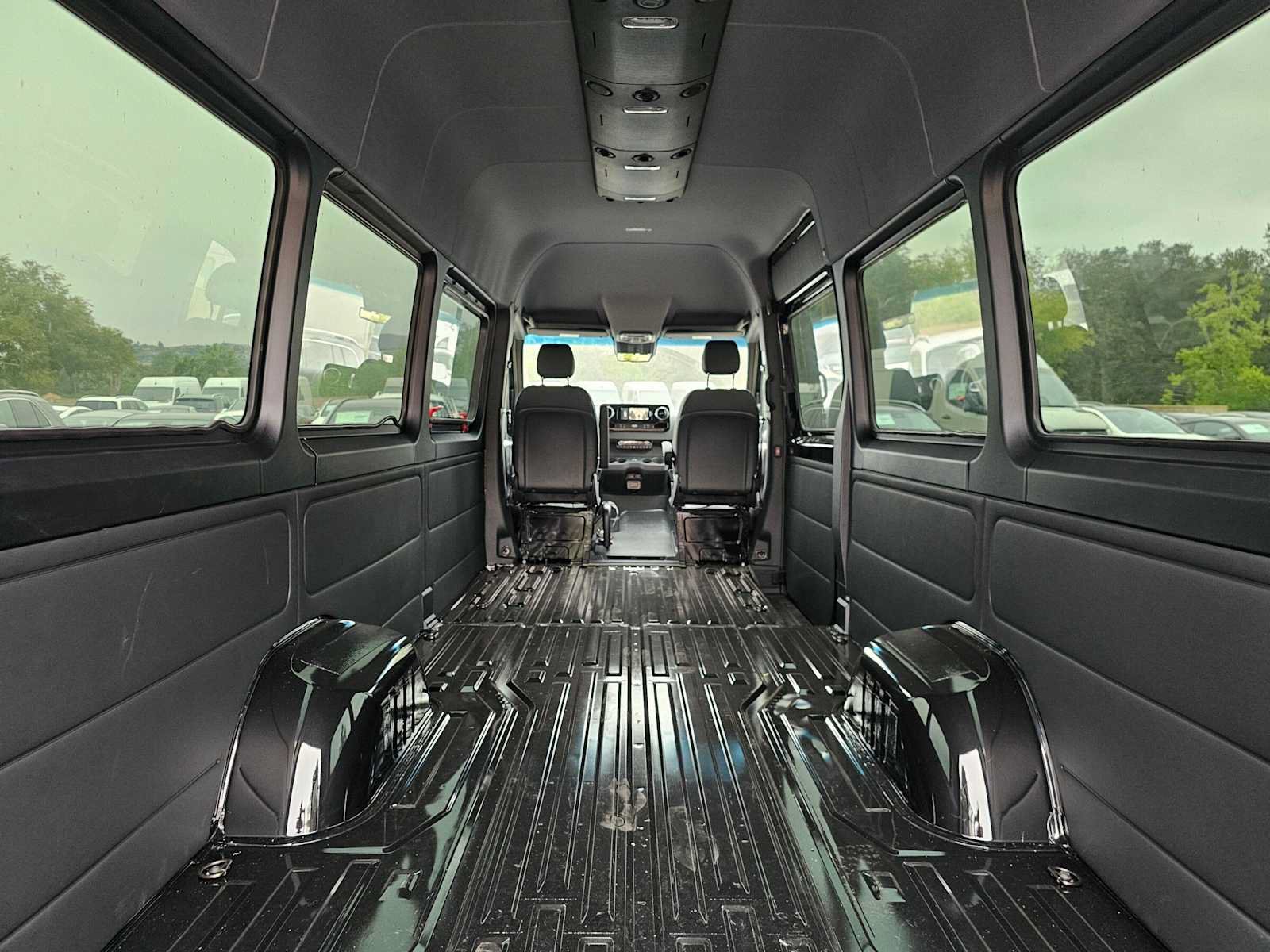 Used 2024 Mercedes-Benz Sprinter 3500 image 15
