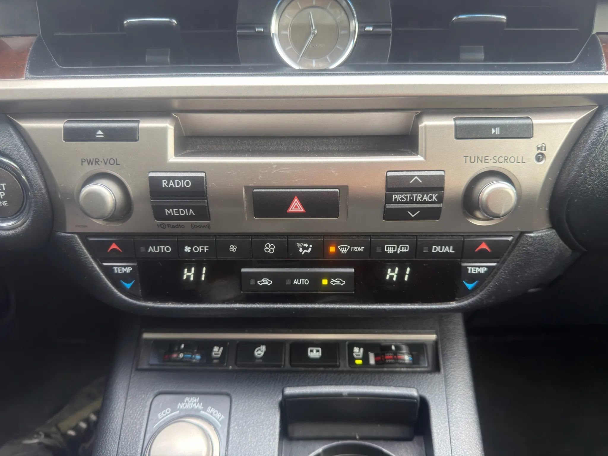 Used 2013 Lexus ES 350 w/ Luxury Pkg image 26