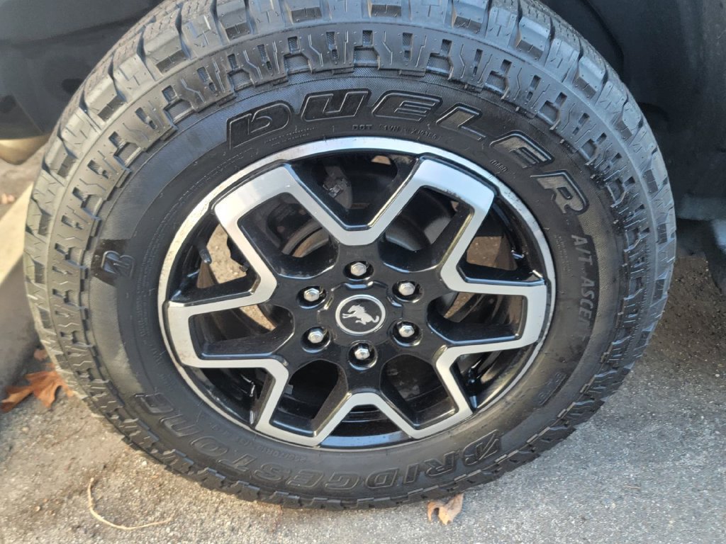 Used 2024 Ford Bronco Outer Banks AWD/4WD image 9