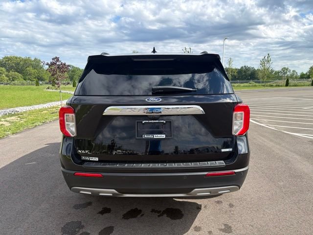 Used 2020 Ford Explorer XLT w/ Equipment Group 202A AWD/4WD image 8