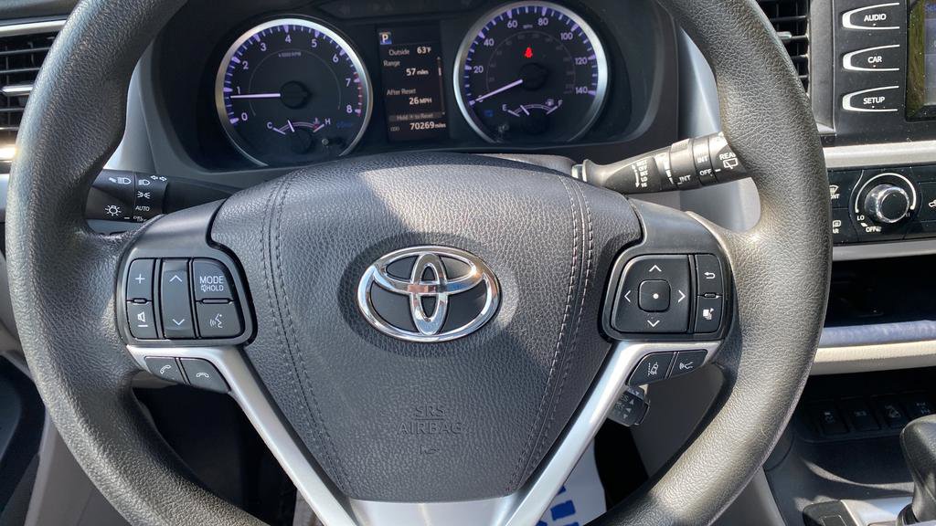 Used 2019 Toyota Highlander LE AWD/4WD image 15